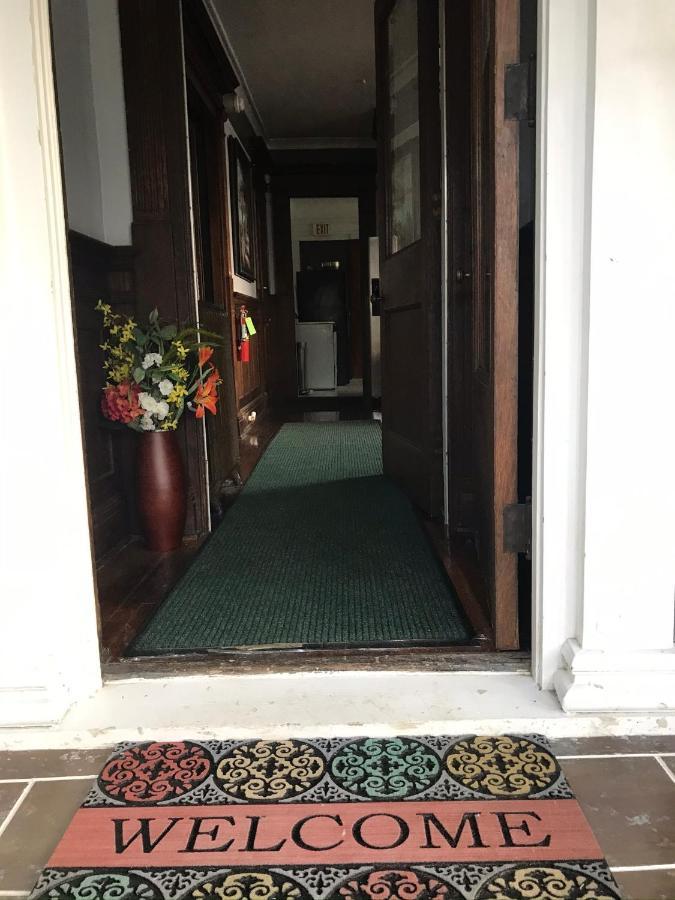 5 Star Victorian Mansion-Downtown No Locals Bed & Breakfast Erie Exterior foto